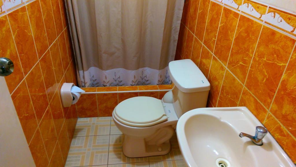 Hotel Plazza Чиклайо Экстерьер фото