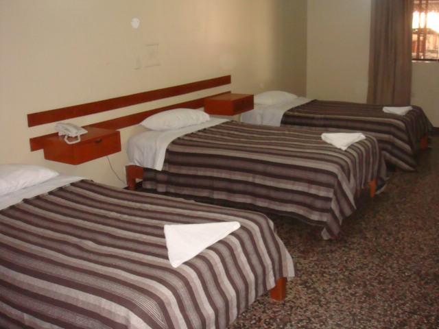Hotel Plazza Чиклайо Экстерьер фото
