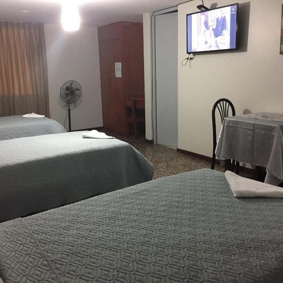 Hotel Plazza Чиклайо Экстерьер фото