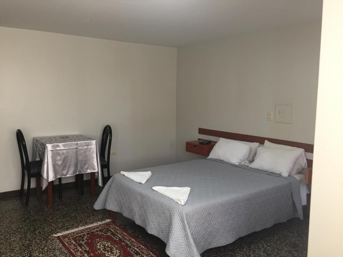 Hotel Plazza Чиклайо Экстерьер фото